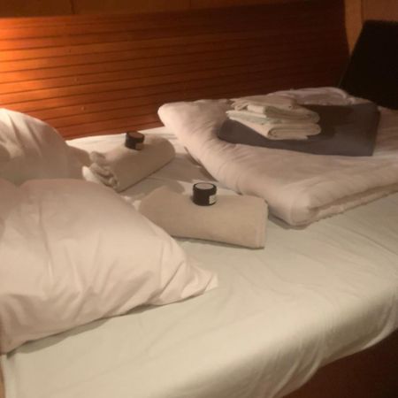 Nuit Sur Un Bateau Hotel La Rochelle  Buitenkant foto