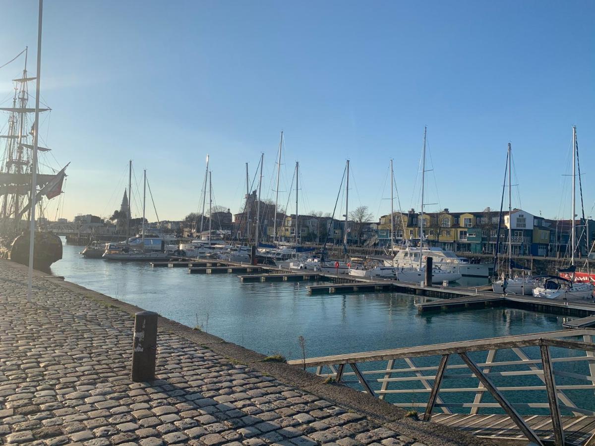 Nuit Sur Un Bateau Hotel La Rochelle  Buitenkant foto