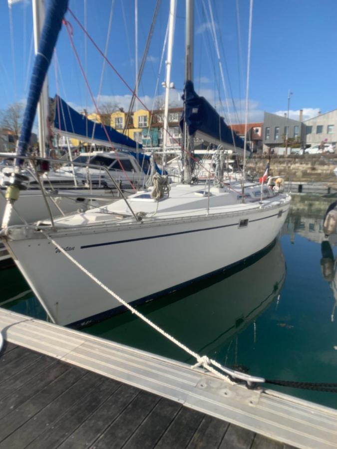 Nuit Sur Un Bateau Hotel La Rochelle  Buitenkant foto