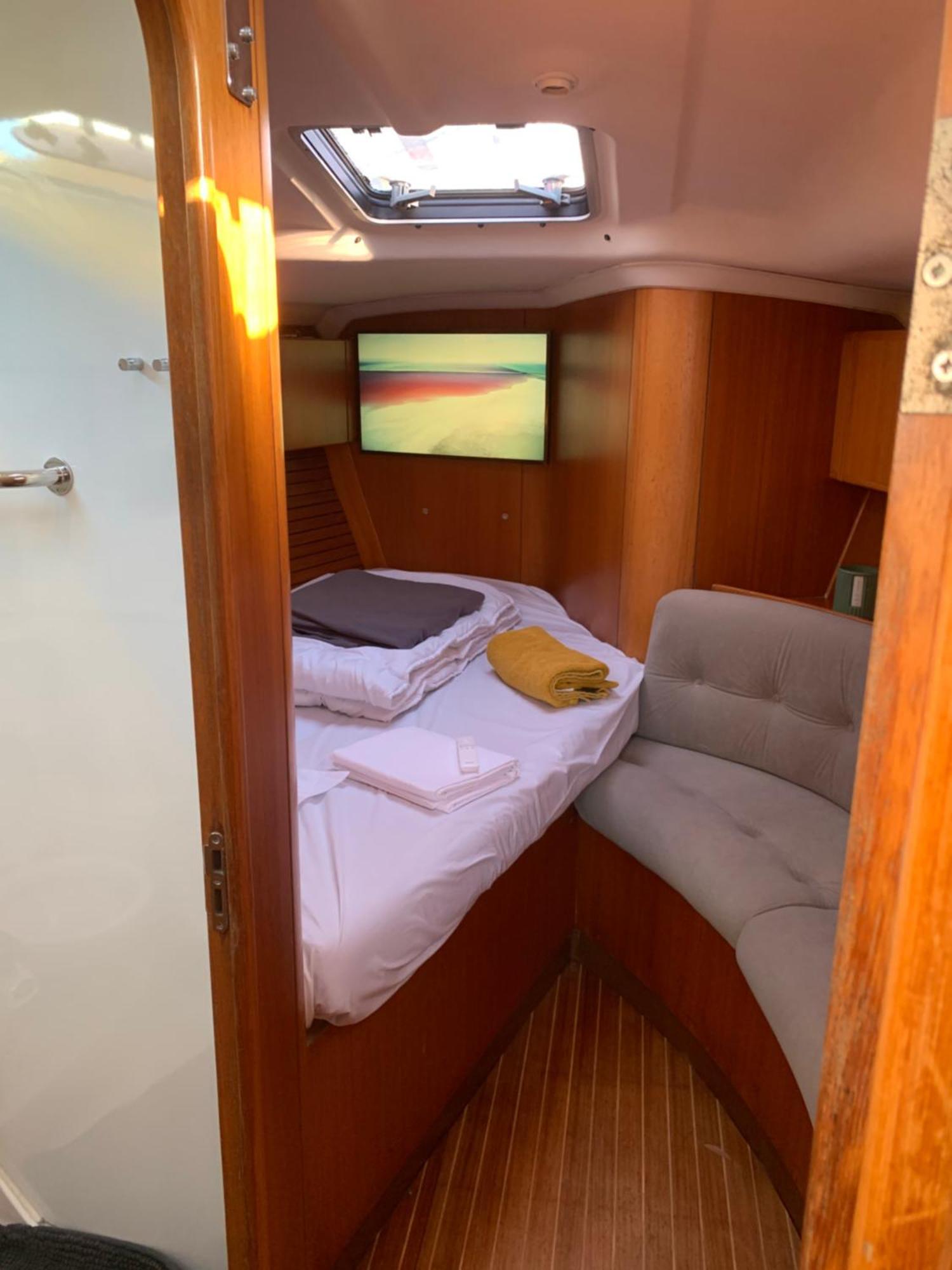 Nuit Sur Un Bateau Hotel La Rochelle  Buitenkant foto