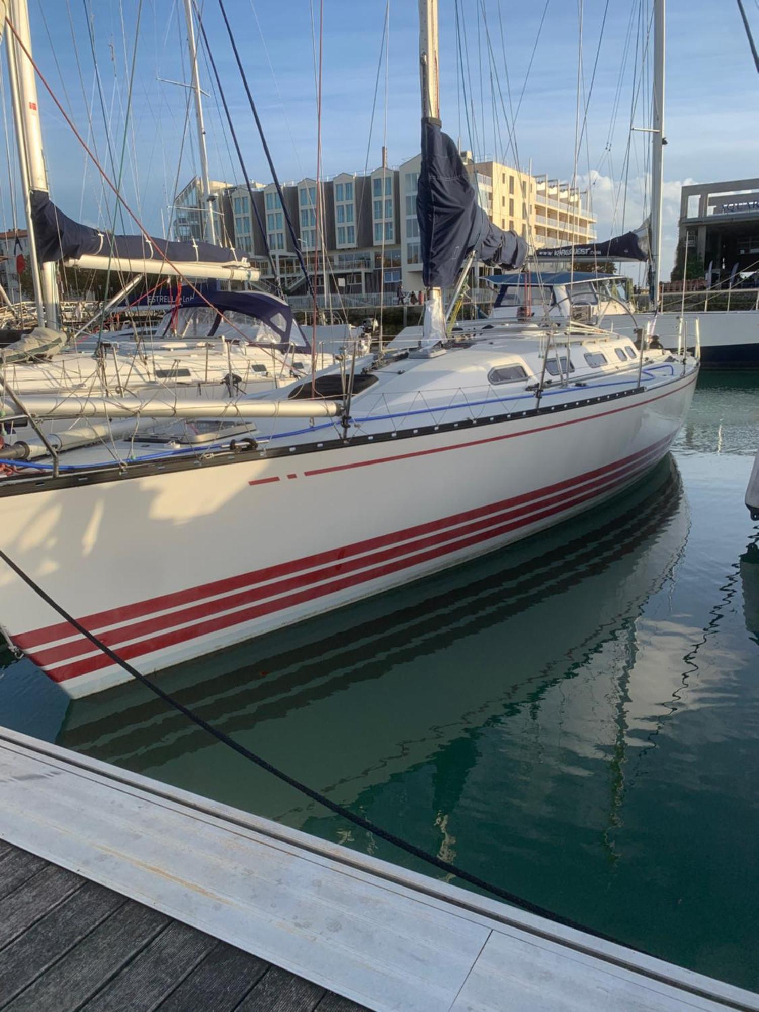 Nuit Sur Un Bateau Hotel La Rochelle  Buitenkant foto